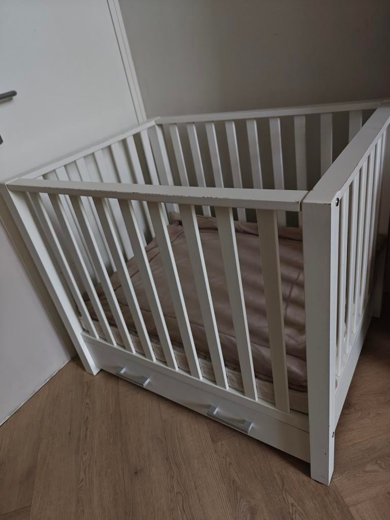 Witte Box met matras, tweezijdig boxkleed en lade, Kinderen en Baby's, Boxen, Ophalen, Gebruikt, Vierkant, In hoogte verstelbaar