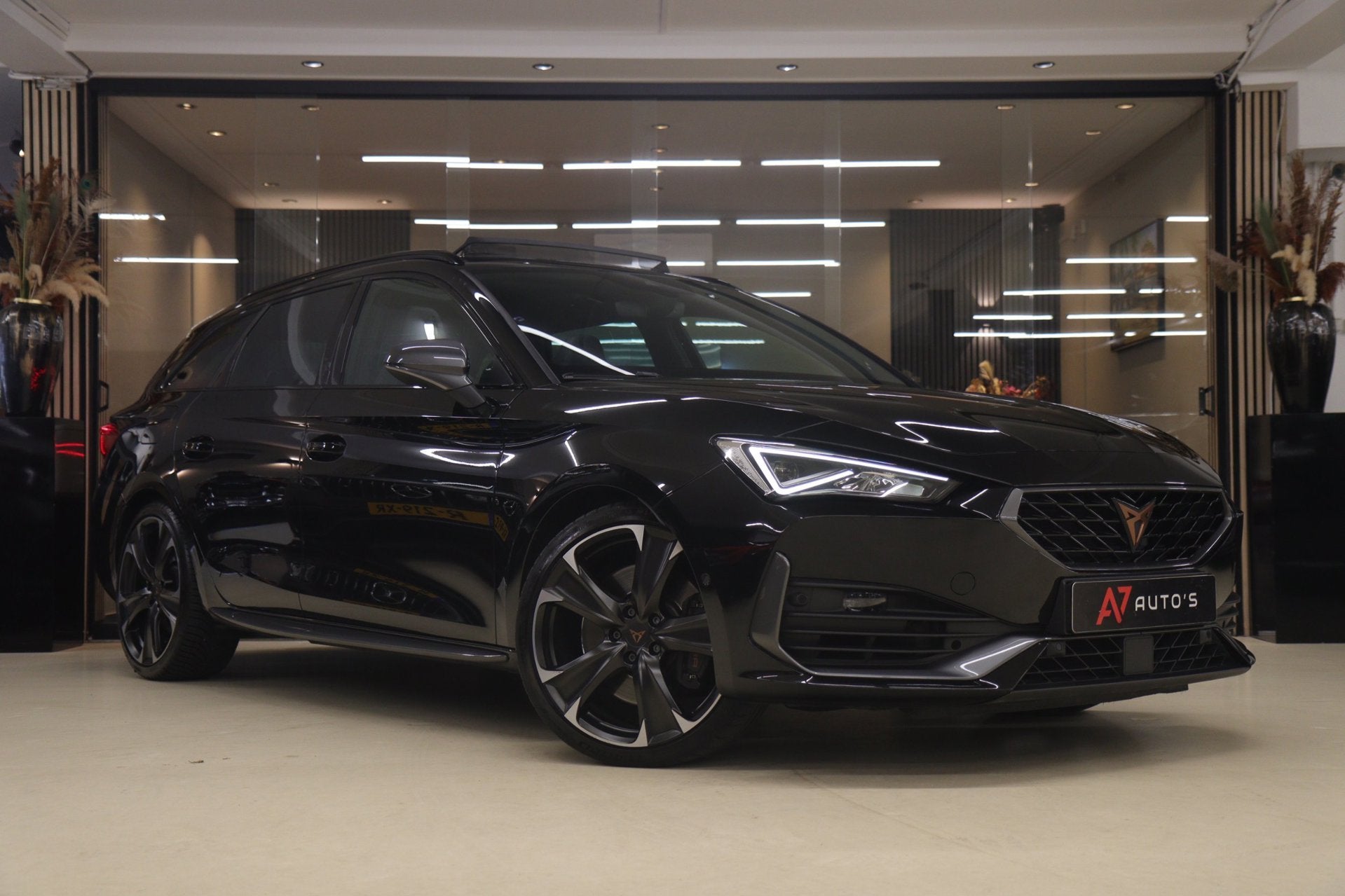 Cupra CUPRA LEON SP 2.0 TSI 311 pk PANO/CARPLAY/MEM/KEYLESS/, Auto's, Stof, Gebruikt, Euro 6, 4 cilinders