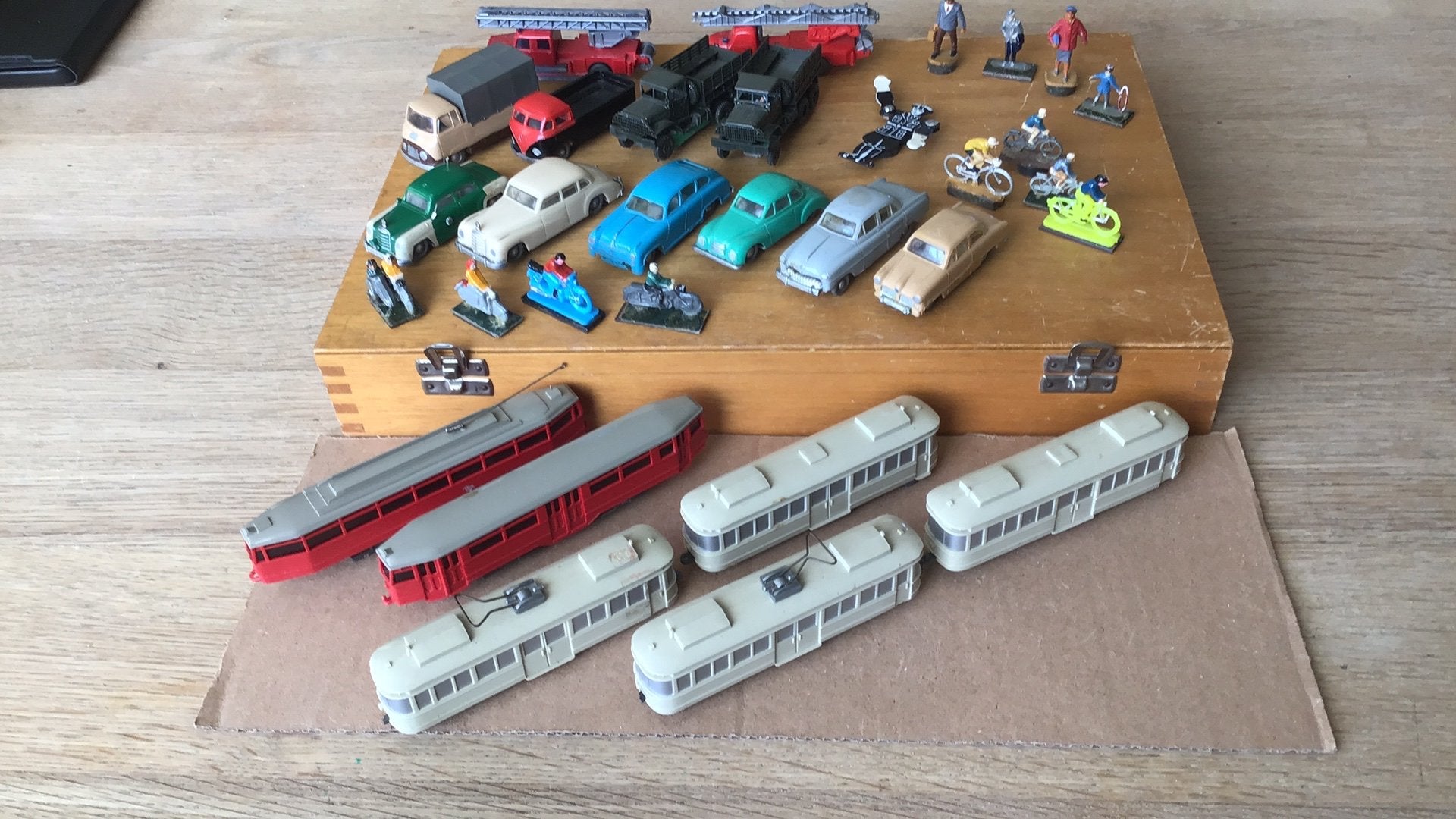 Verkeersmodellendoos met 32 items, Ophalen of Verzenden