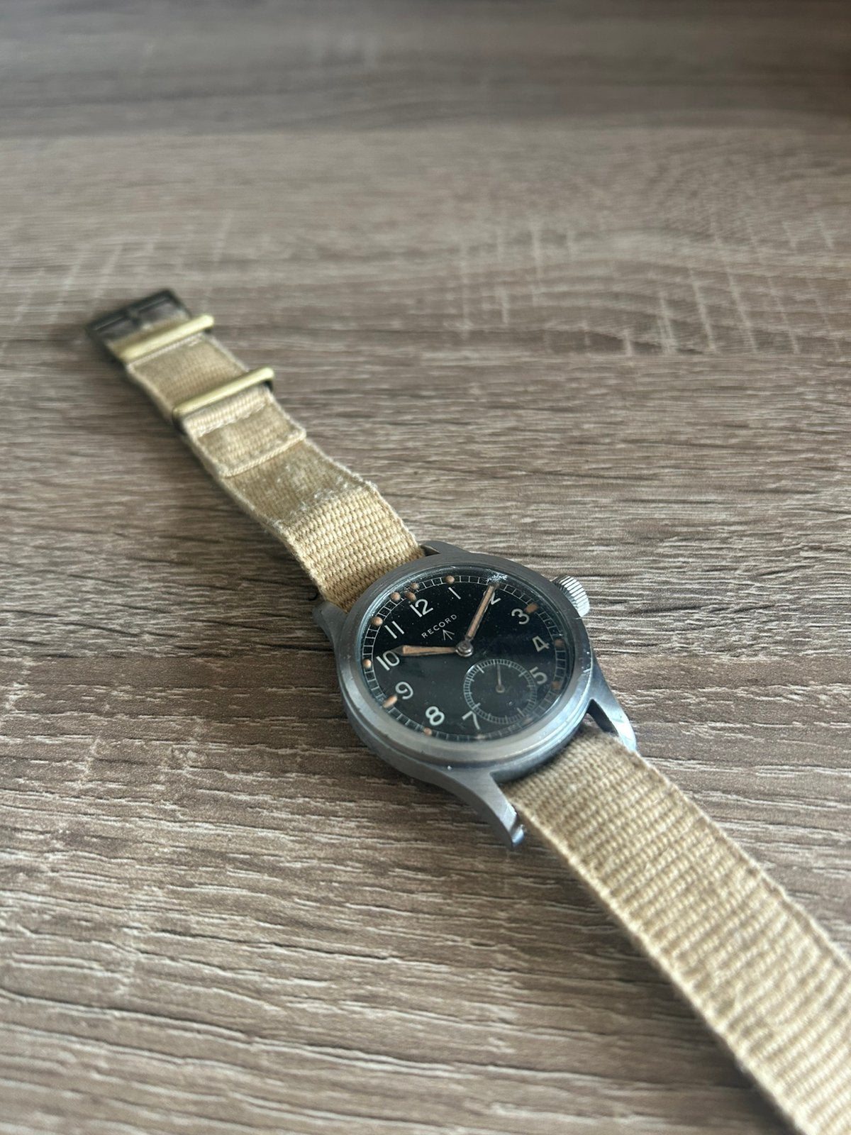 Record W.W.W. Militair Horloge Dirty Dozen WW2 1944 Zwitsers, Overige materialen, Gebruikt, Polshorloge, Overige materialen