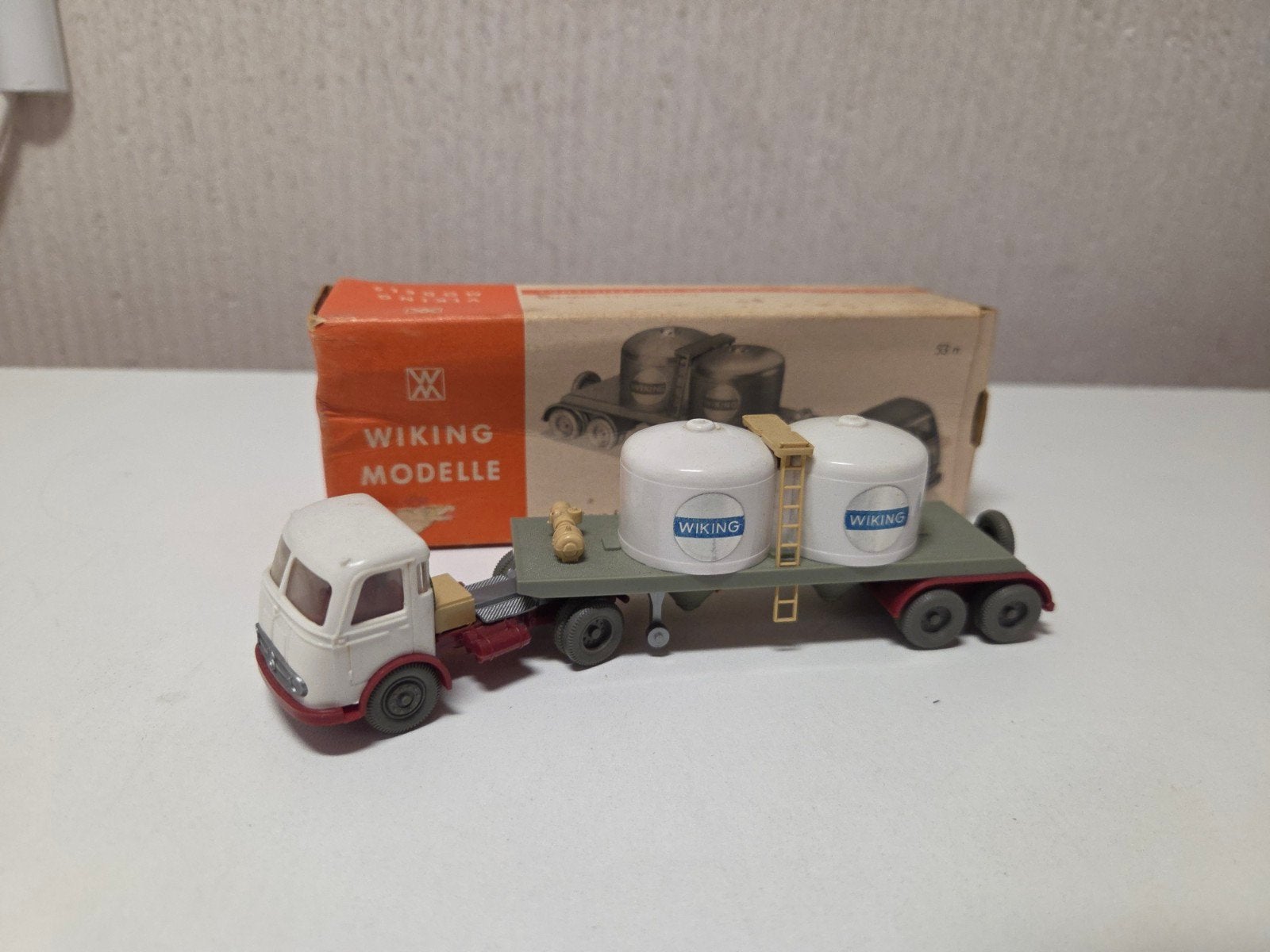 Wiking Mercedes Benz chemicaliën oplegger, Hobby en Vrije tijd, Ophalen of Verzenden, Zo goed als nieuw, Bus of Vrachtwagen, Wiking
