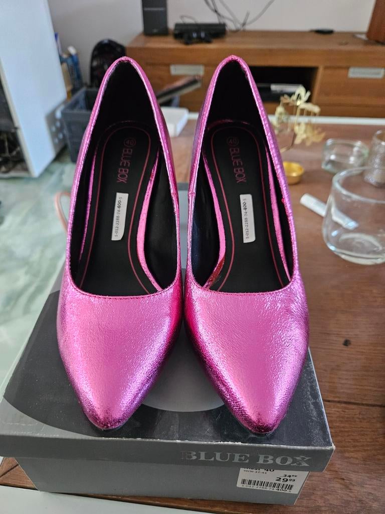 Roze hakken maat 40 (valt klein), Ophalen of Verzenden, Nieuw, Roze, Sneakers of Gympen