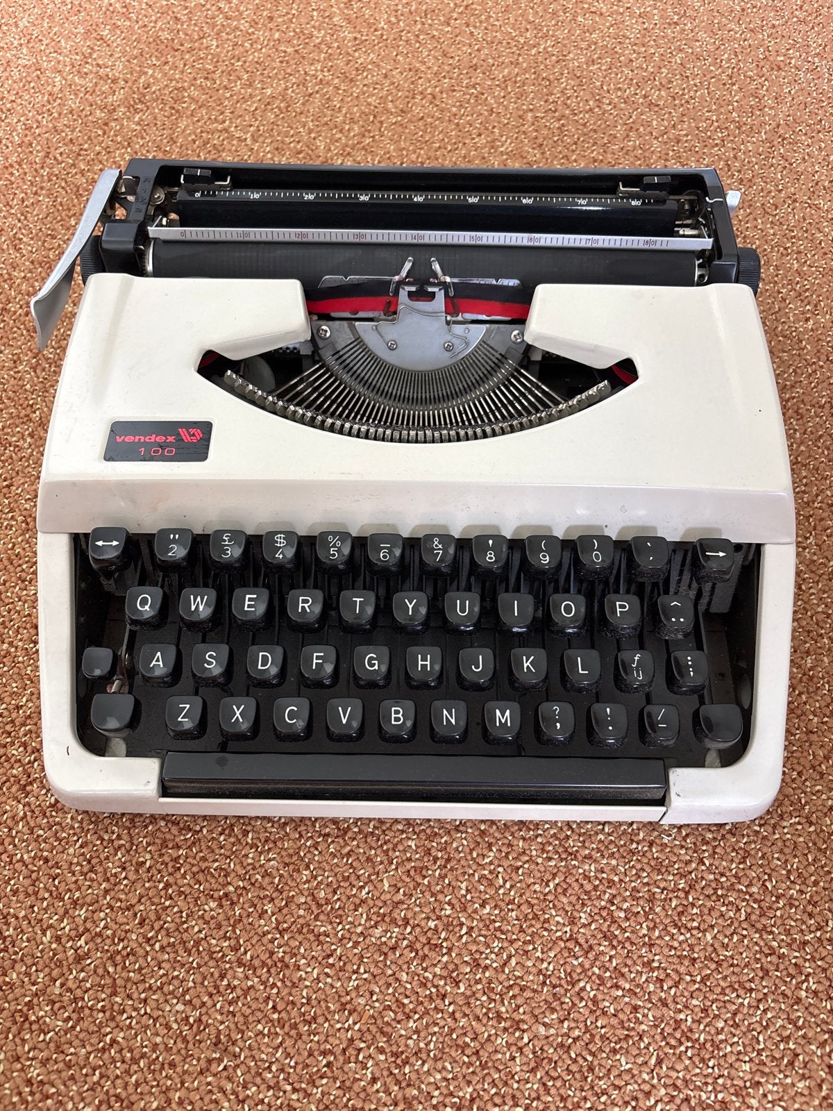 Klassieke Vendex 100 Typemachine (Werkend, met koffer), Diversen, Typemachines, Gebruikt, Ophalen