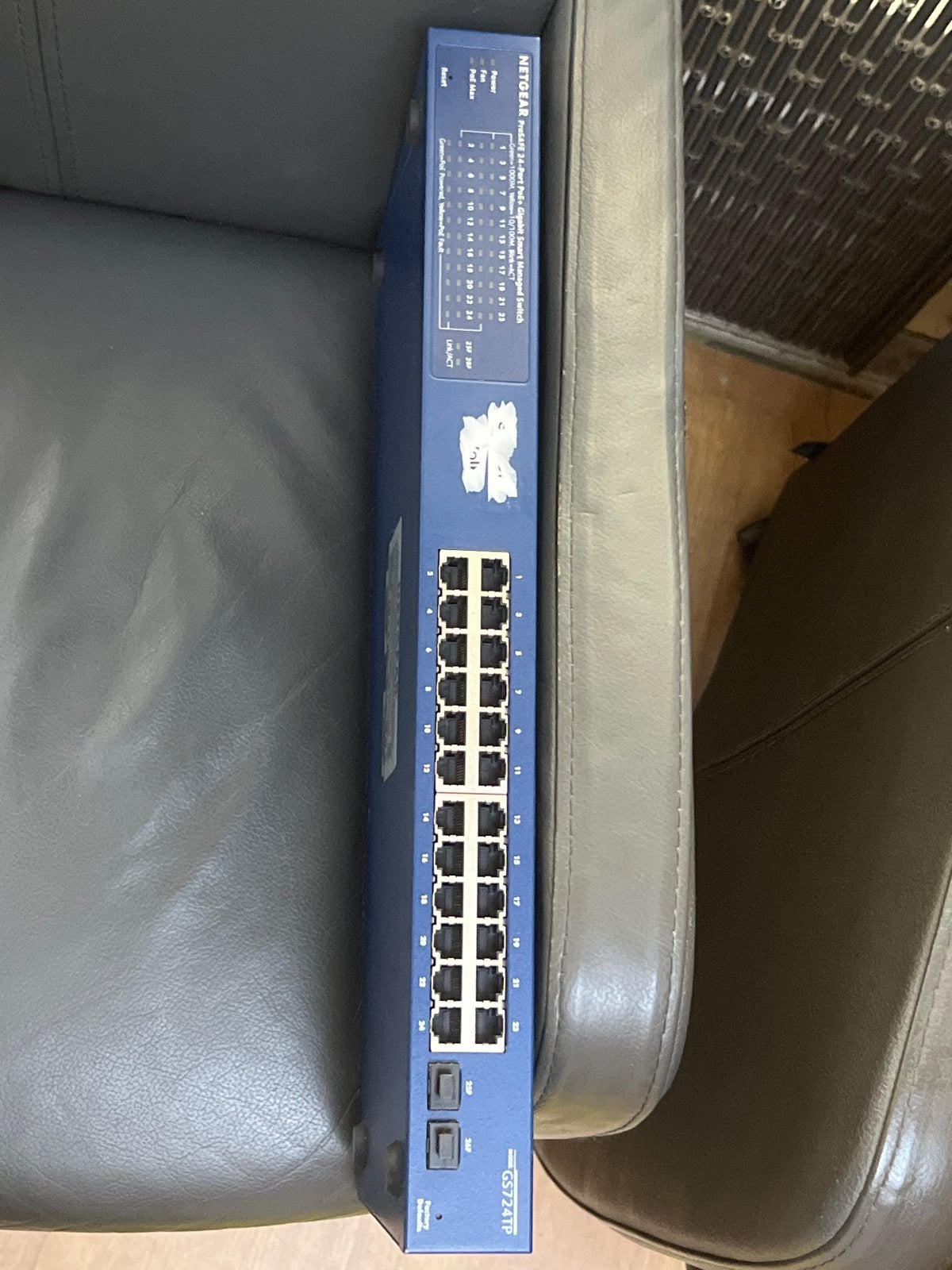 Netgear ProSafe GS724TP Gigabit Smart Managed PoE Switch, Computers en Software, Ophalen, Gebruikt
