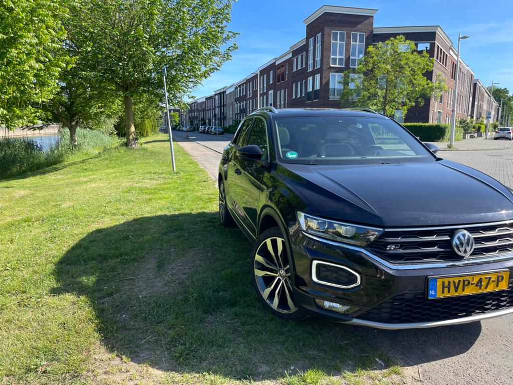 VW T-Roc 190PK 4Motion DSG | Pano | APK 2027, Auto's, Volkswagen, Automaat, 15 km/l, Parkeerassistent, 1984 cc