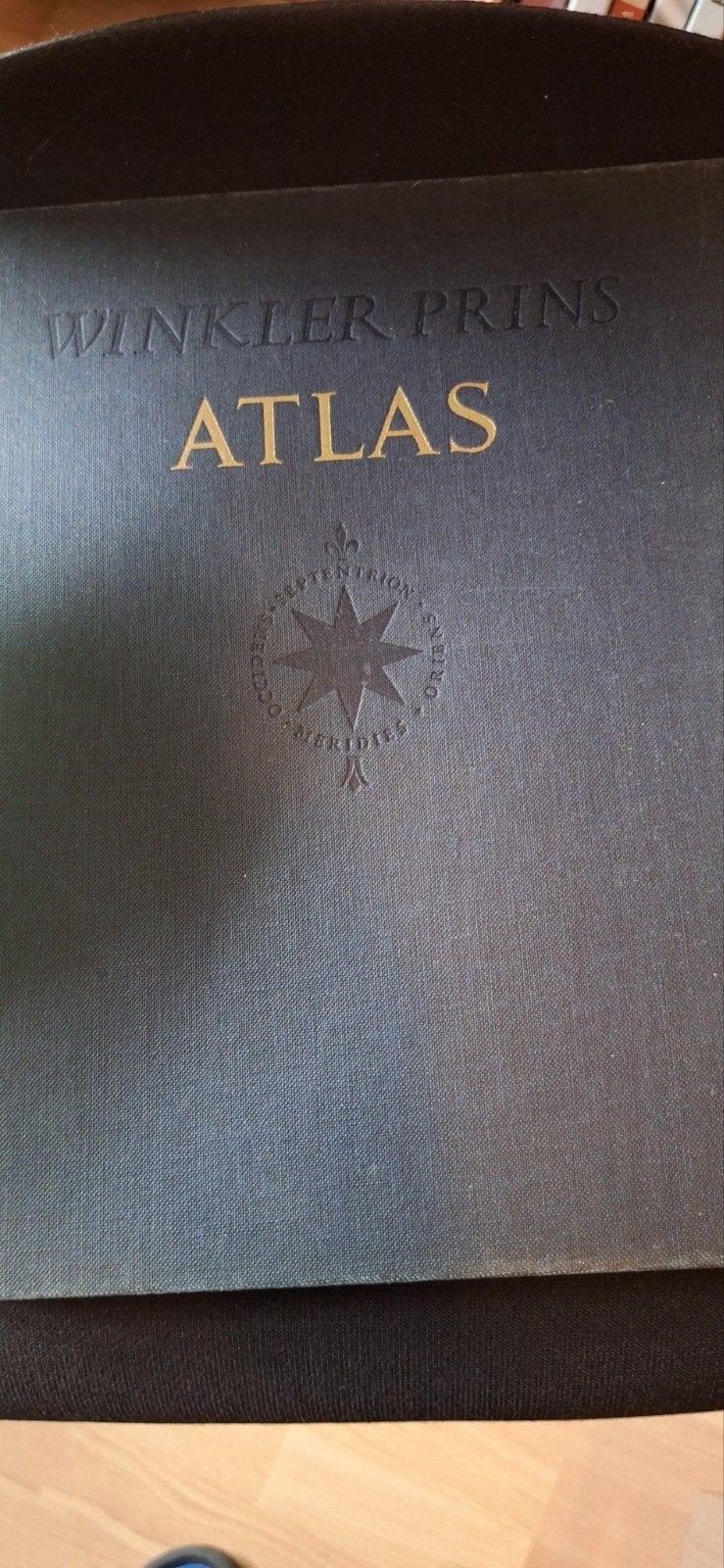Winkler Prins Atlas - Derde Druk (1957), Boeken, Atlassen en Landkaarten, Gelezen, Overige atlassen, Ophalen of Verzenden, 1800 tot 2000