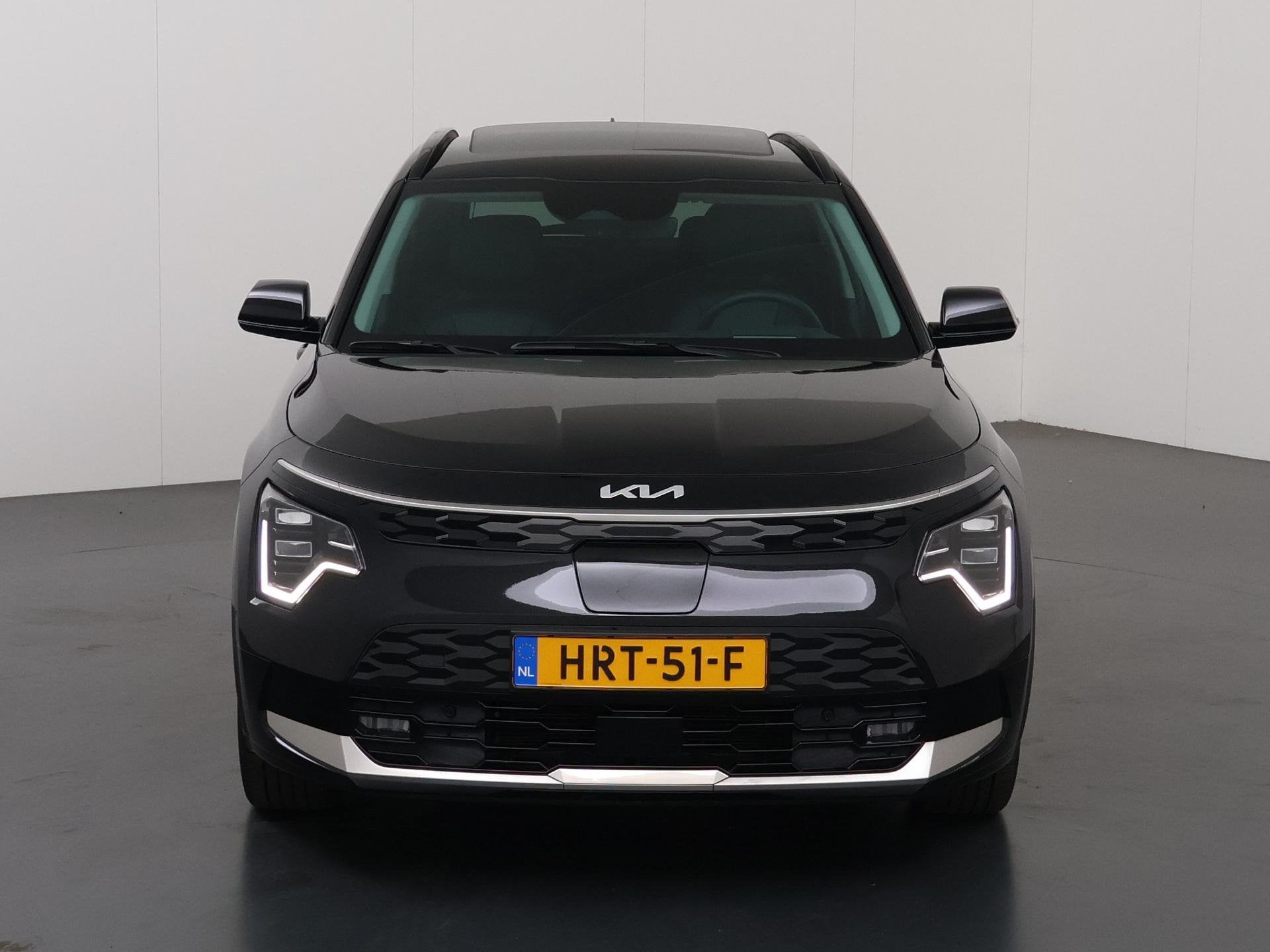 Kia Niro EV Plus Advanced 64.8 kWh | Panoramaschuifdak | Har, Auto's, Gebruikt, 750 kg, 1657 kg, Zwart
