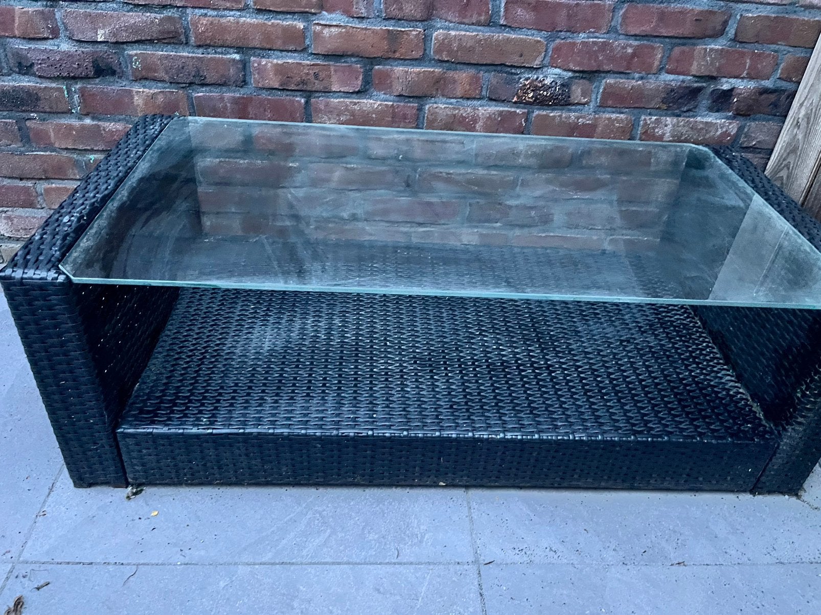 Buiten bijzettafel met glazen plaat, Ophalen, Zo goed als nieuw, Rechthoekig, Wicker
