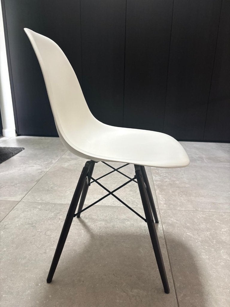 Vitra Eames DSW stoelen (8x), Wit, Design, Zo goed als nieuw, Vijf, Zes of meer stoelen