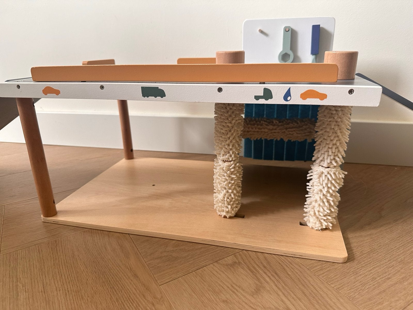 Kids Concept houten garage - stevig speelgoed voor autofans, Ophalen, Gebruikt, Overige typen