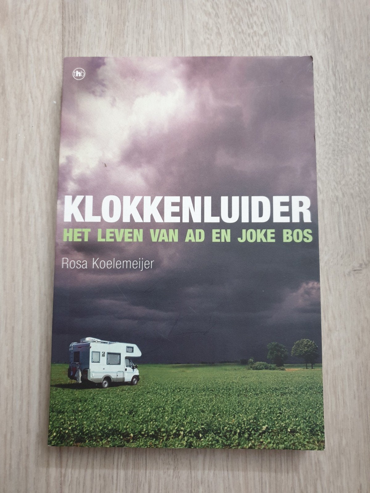 Klokkenluider: Het leven van Ad en Joke Bos, Ophalen of Verzenden, Gelezen, Rosa Koelemeijer