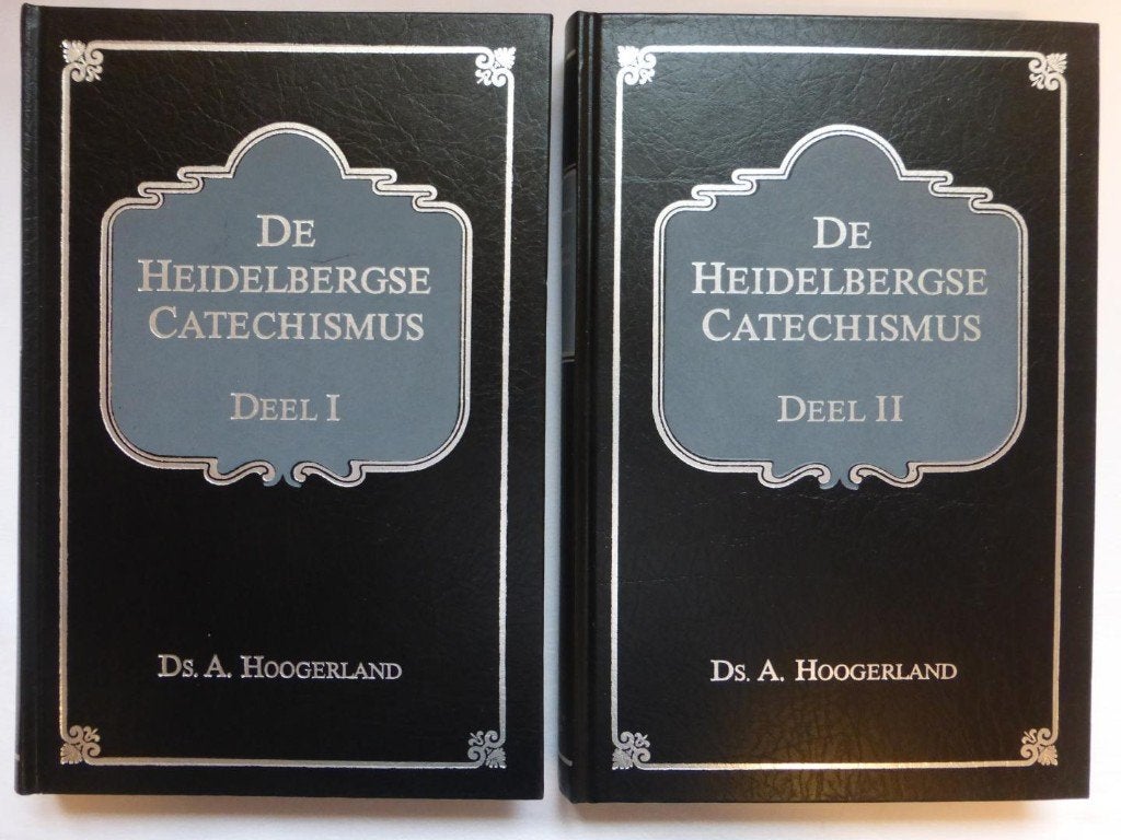 Ds. A. Hoogerland: De Heidelbergse Catechismus (2 delen)., Ophalen of Verzenden, Gelezen, Ds. A. Hoogerland