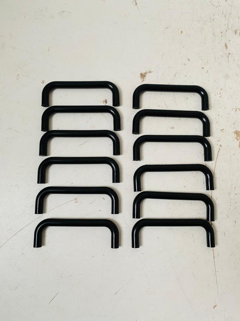 Nieuwe handgreep handgrepen zwart kunststof 96mm hoh, Overige materialen, Overige typen, Nieuw, Ophalen of Verzenden