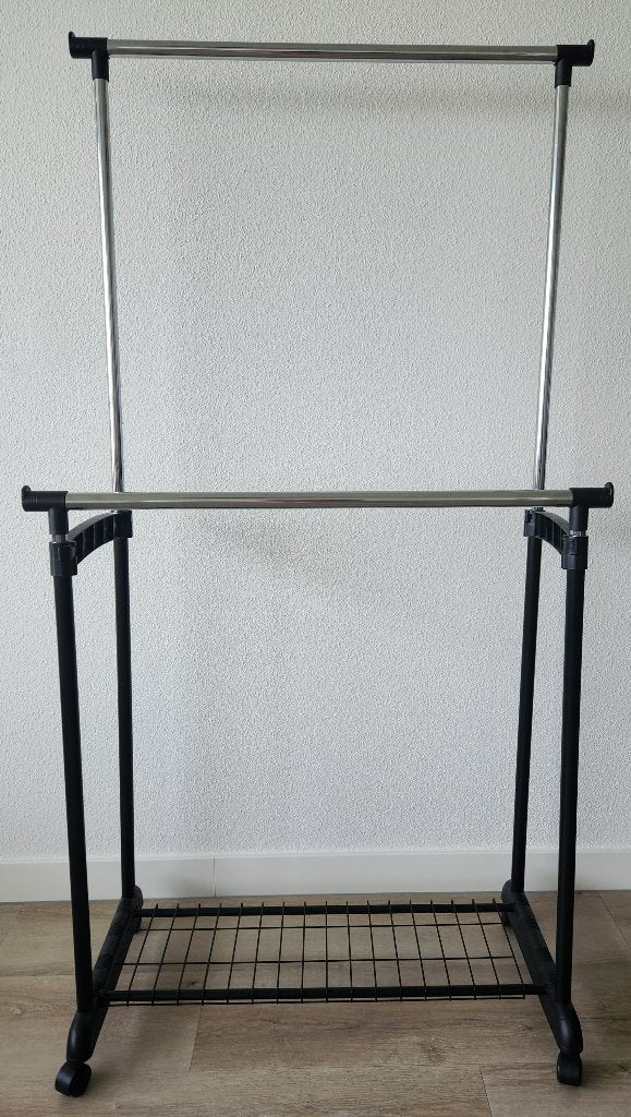 Jysk Kledingrek GUDME dubbel zwart,chroom 83x93, Ophalen, Met wielen, Zo goed als nieuw