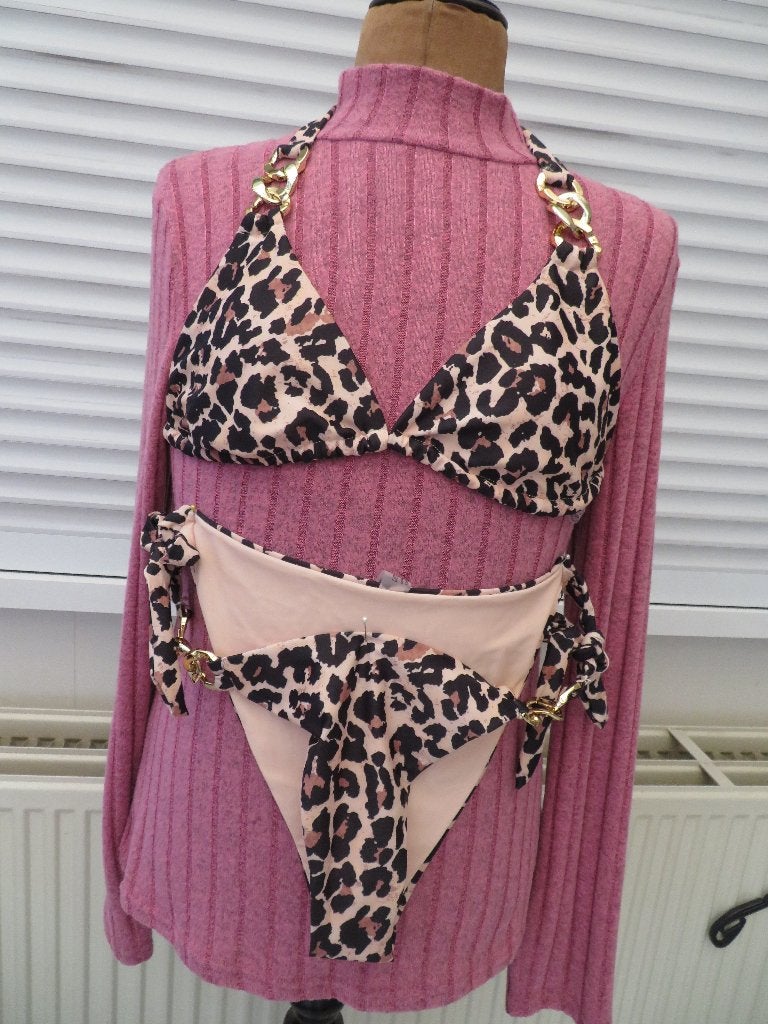 Dames bikini  met rokje maat M nieuw panterlook., Ophalen of Verzenden, Nieuw, Bikini