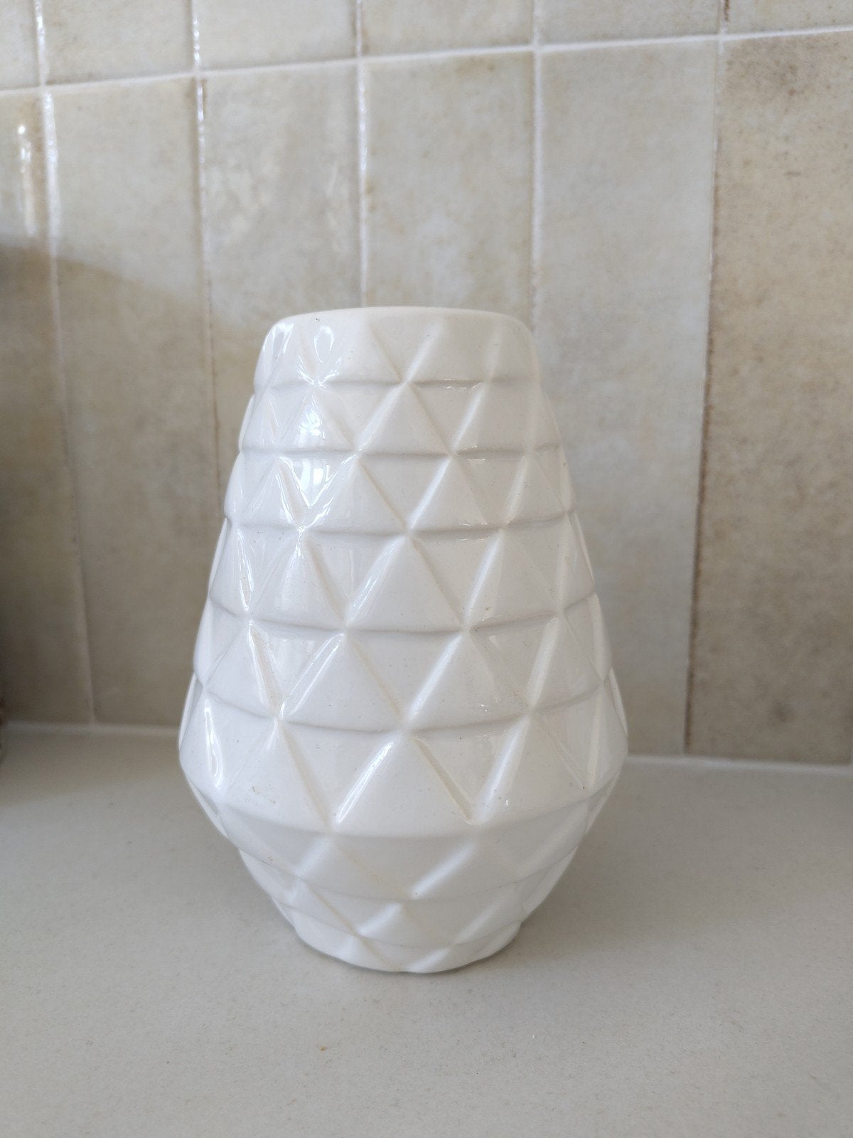 Hema Vaas Reliëf 15 cm Wit - Zo goed als nieuw, Verzenden, Zo goed als nieuw, Wit