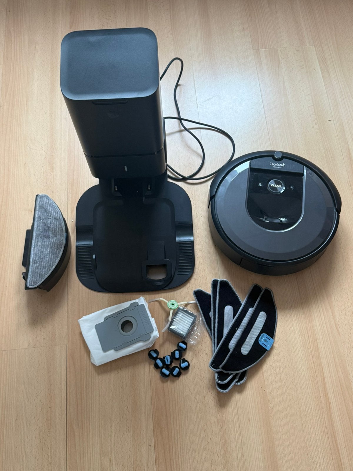 IRobot Roomba I8  stofzuiger + natte reiniging van vloeren, Ophalen, Zo goed als nieuw, Robotstofzuiger