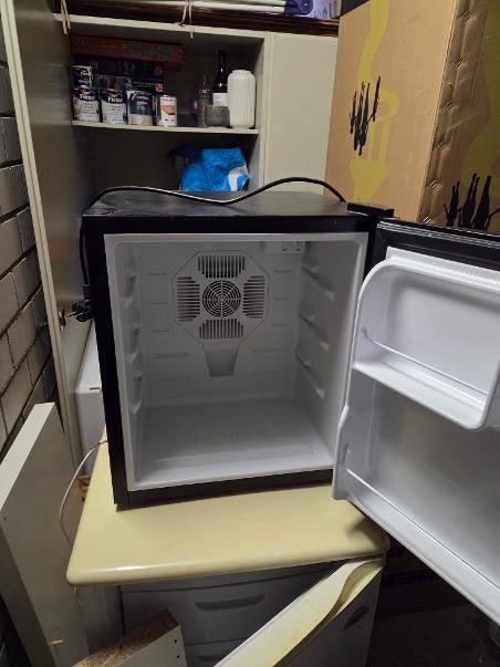 Kleine koelkast te koop, Ophalen, Minder dan 85 cm, Minder dan 75 liter, 45 tot 60 cm
