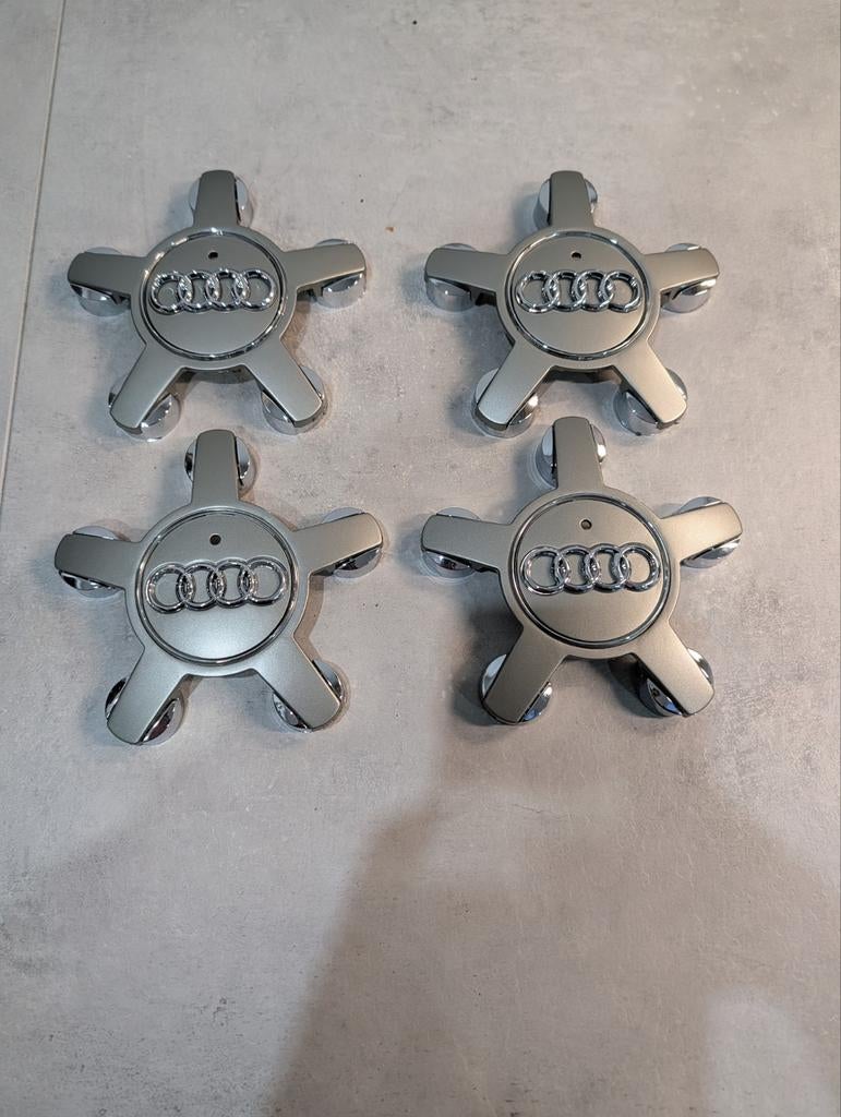 Verschillende naafdoppen nieuw en gebruikt Audi, Auto diversen, Wieldoppen, Ophalen of Verzenden
