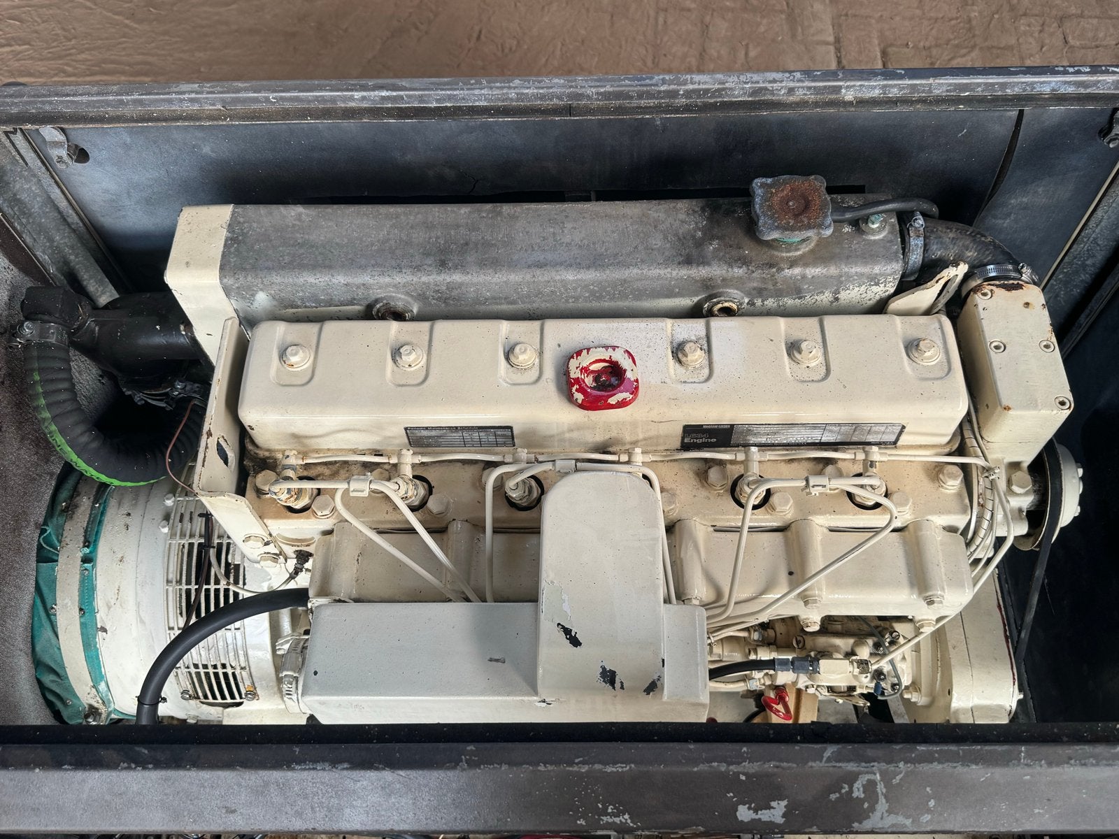 Onan Generator 25 kW / 25 kVA - 1500 RPM, Ophalen
