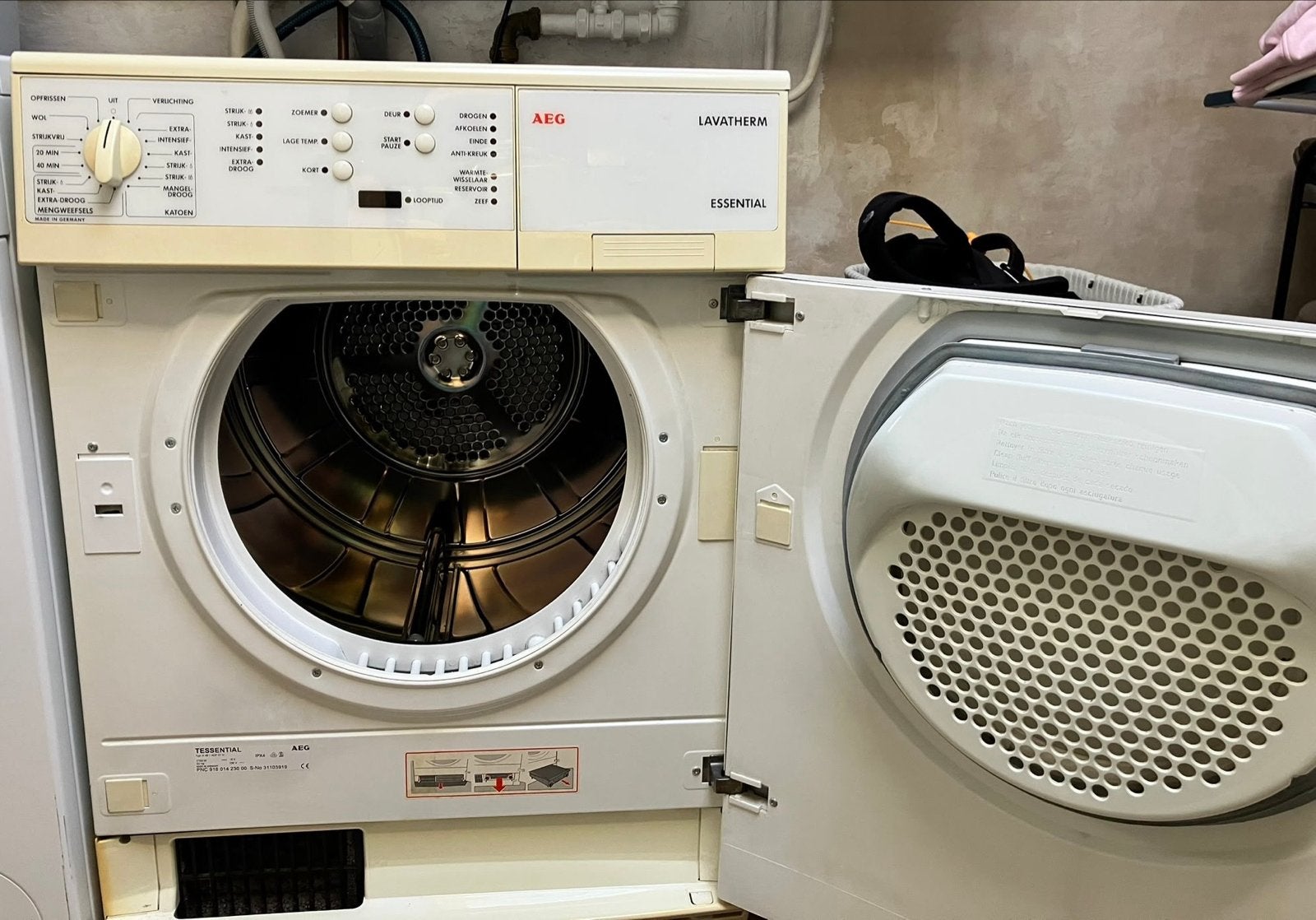 AEG Lavatherm Essential Wasdroger - Schoon en Goed Werkend, Witgoed en Apparatuur, Ophalen, 6 tot 8 kg, Luchtafvoer, Zo goed als nieuw