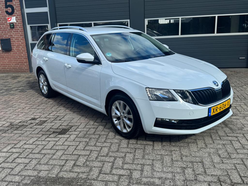 Skoda Octavia 1.0 TSI Ambition Business 115pk Dsg-7 GARANTIE, Auto's, Stof, Wit, Origineel Nederlands, 115 pk