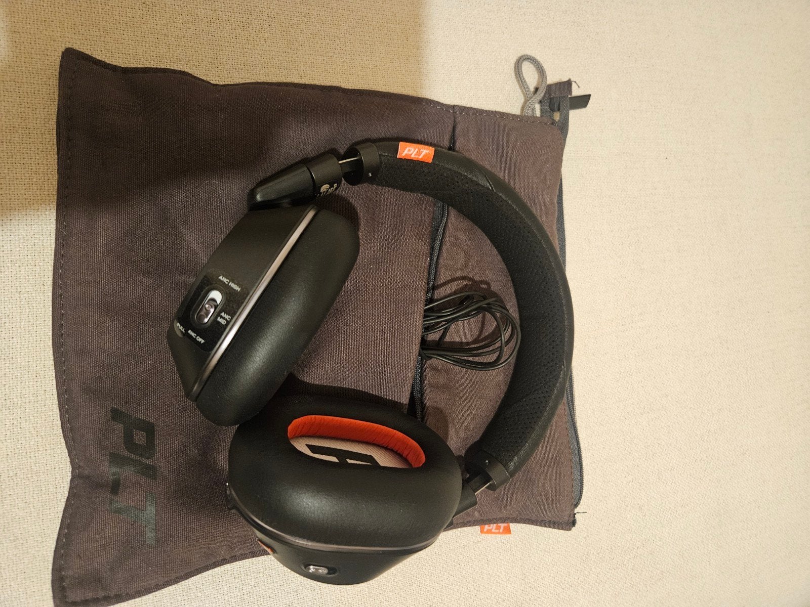 Plantronics Voyager B8200 Bluetooth headset, Overige merken, Draadloos, Ophalen of Verzenden, Zo goed als nieuw