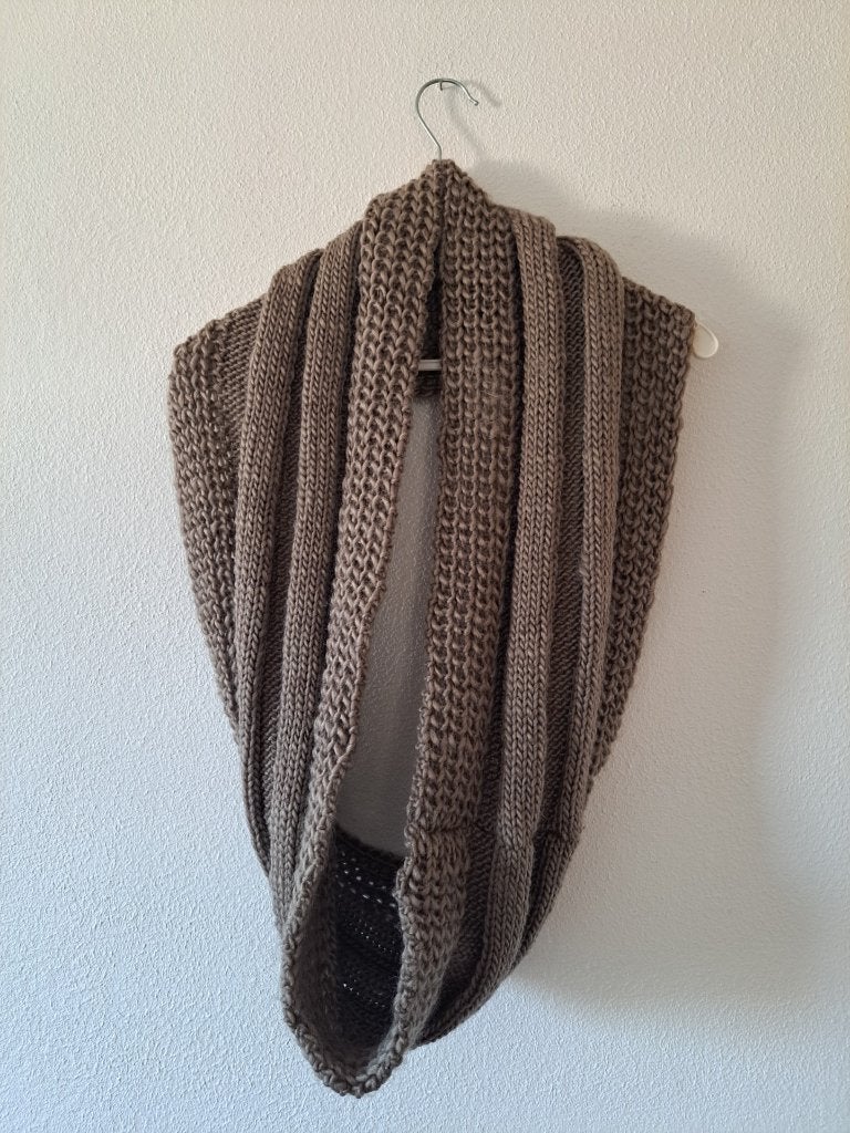 beige sjaal, Maat 46/48 (XL) of groter, Ophalen of Verzenden, Zo goed als nieuw, Sjaal