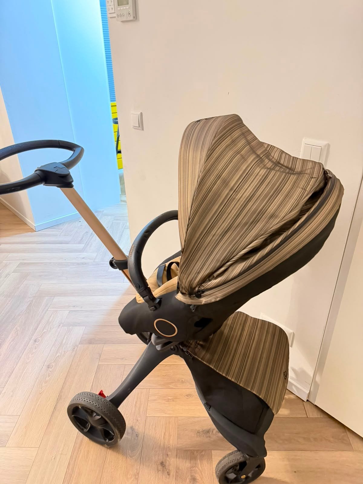 Stokke Xplory V6 limited edition - Reiswieg en zitje, Overige merken, Zo goed als nieuw, Combiwagen, Verstelbare duwstang
