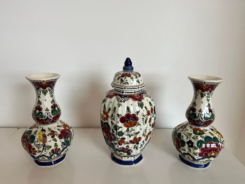 Makkumer aardewerk en porseliene borden van Royal Albert., Antiek en Kunst, Ophalen