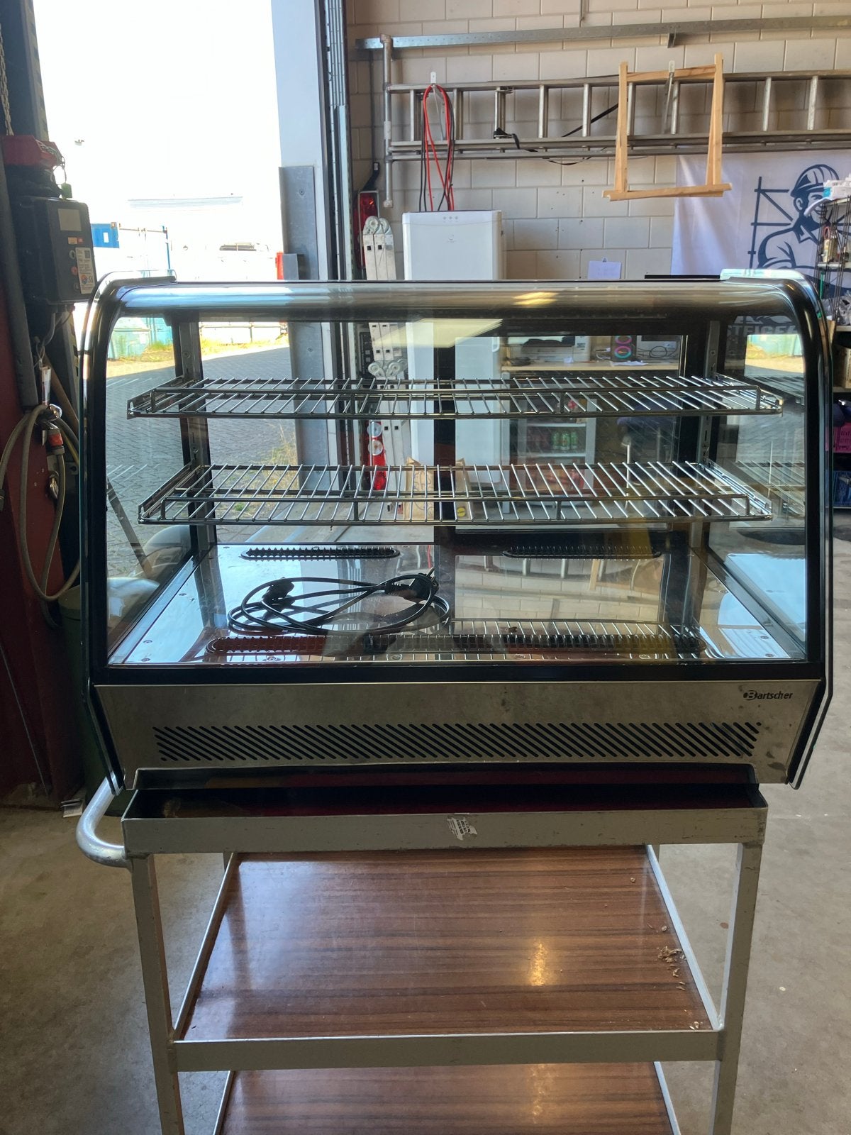 Gekoelde Vitrine voor Horeca - Gebruikt, Ophalen, Gebruikt