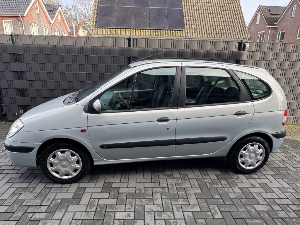 Renault Scénic 1.6-16V RXE| AIRCO| TREKHAAK| APK| NAP| NETT, Auto's, Voorwielaandrijving, Renault, Handgeschakeld, 108 pk