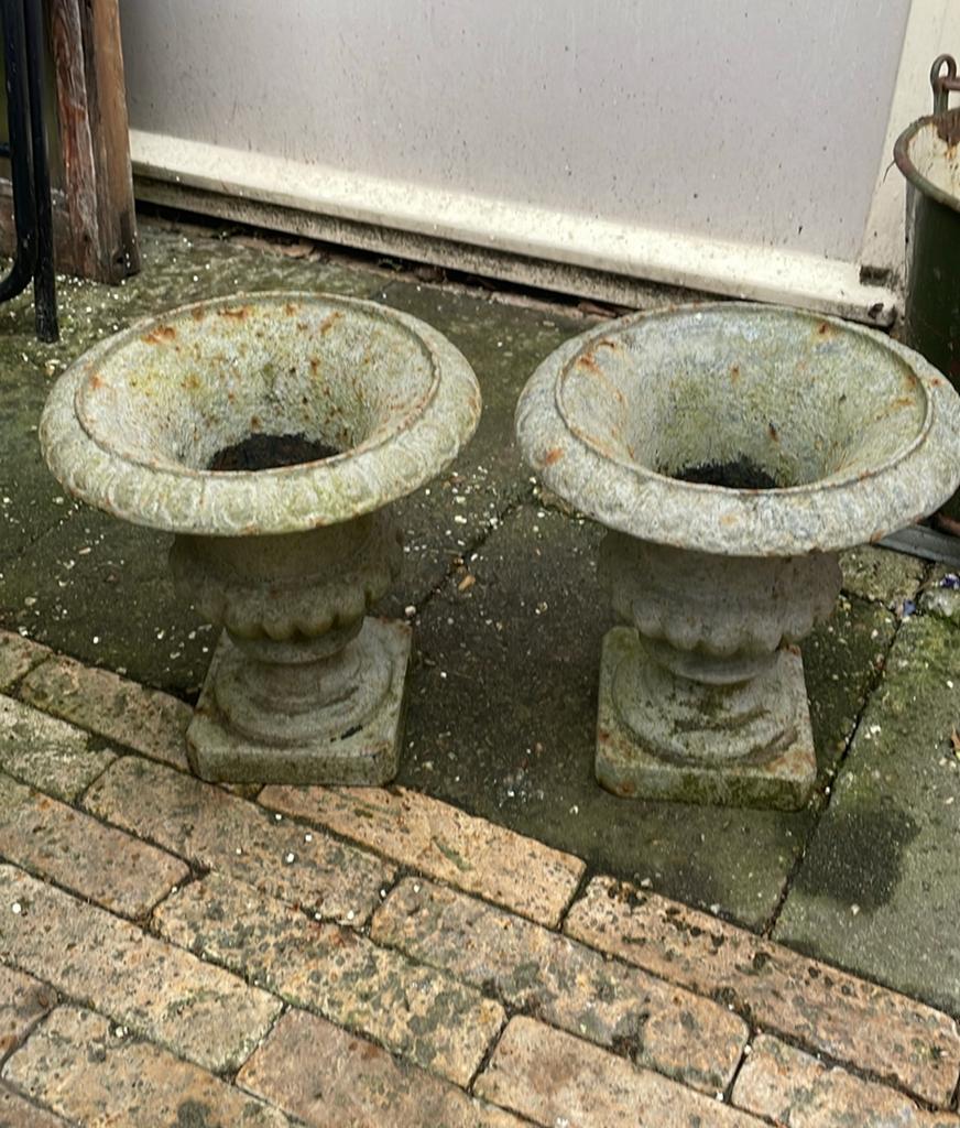 2 gietijzeren tuin vazen, Ophalen, Gebruikt, Rond, Minder dan 25 cm