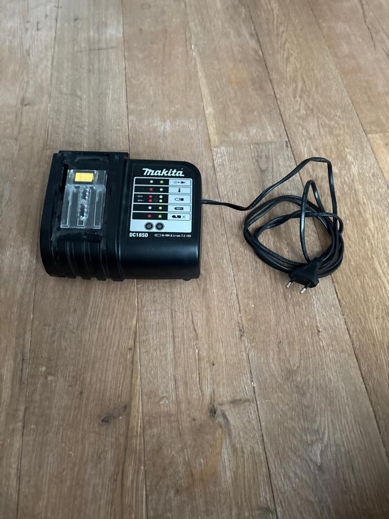 Makita DC18SD Oplader 7.2V-18V, Ophalen of Verzenden, Gebruikt