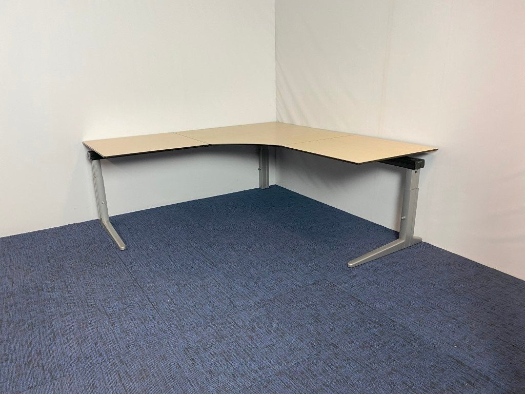 46 x Hoekbureau Ahrend Essa, ahorn blad, 200 x 200 cm.