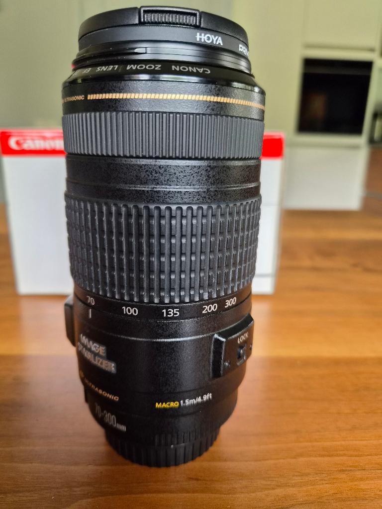 Canon EF 70‑300mm f/4–5.6 IS USM telezoomlens, Ophalen of Verzenden, Zo goed als nieuw, Telelens, Zoom