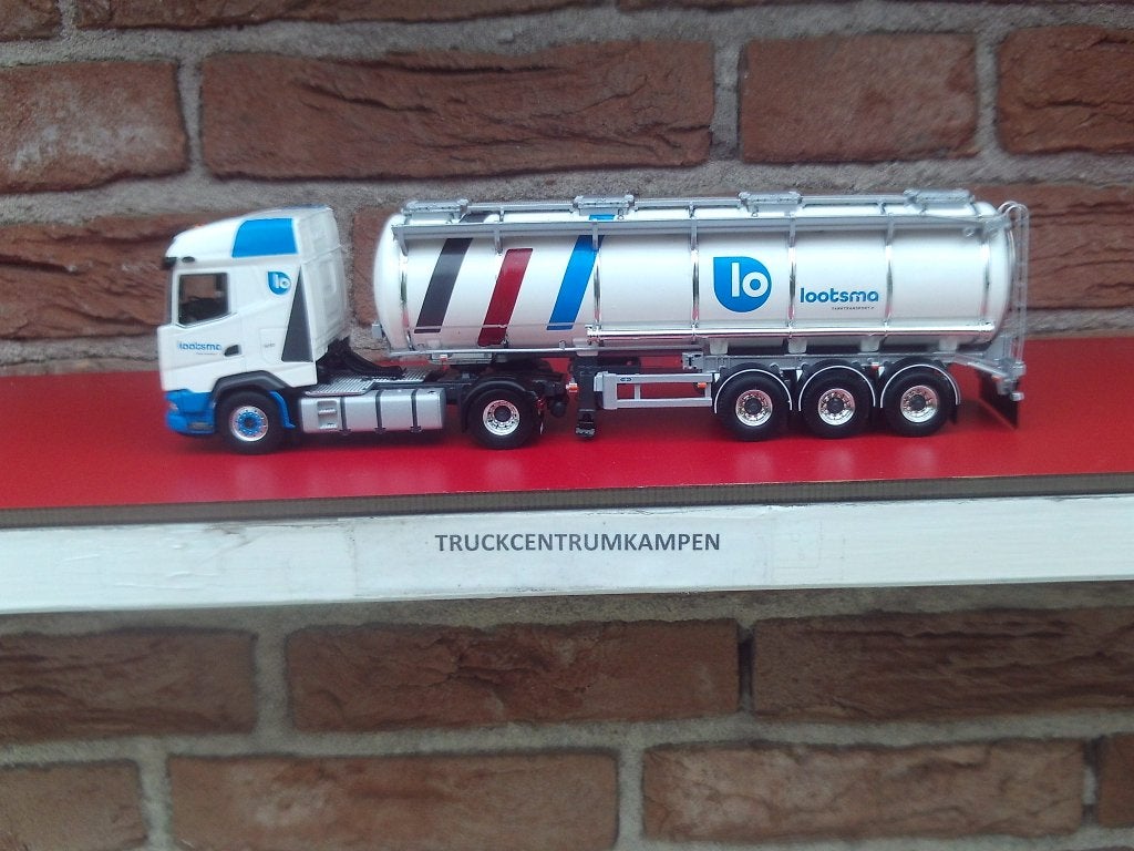 WSI  Daf  XG  4 x 2 + Tank  Trailer  van  Lootsma.