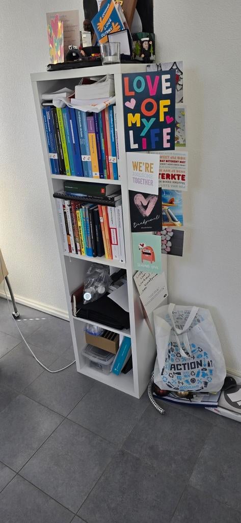 IKEA Kast - Witte Boekenkast met 4 Vakken, Ophalen, Met plank(en), Gebruikt, Modern, Scandinavisch