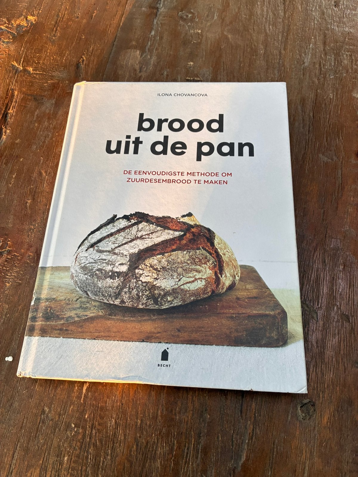 Kookboek Brood uit de pan Ilona Chovancova, Ophalen of Verzenden, Gelezen