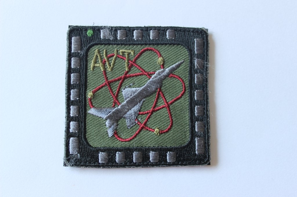 borstembleem  avt   rnlaf  5 x 5 cm, Verzamelen, Ophalen of Verzenden, Luchtmacht, Nederland, Embleem of Badge