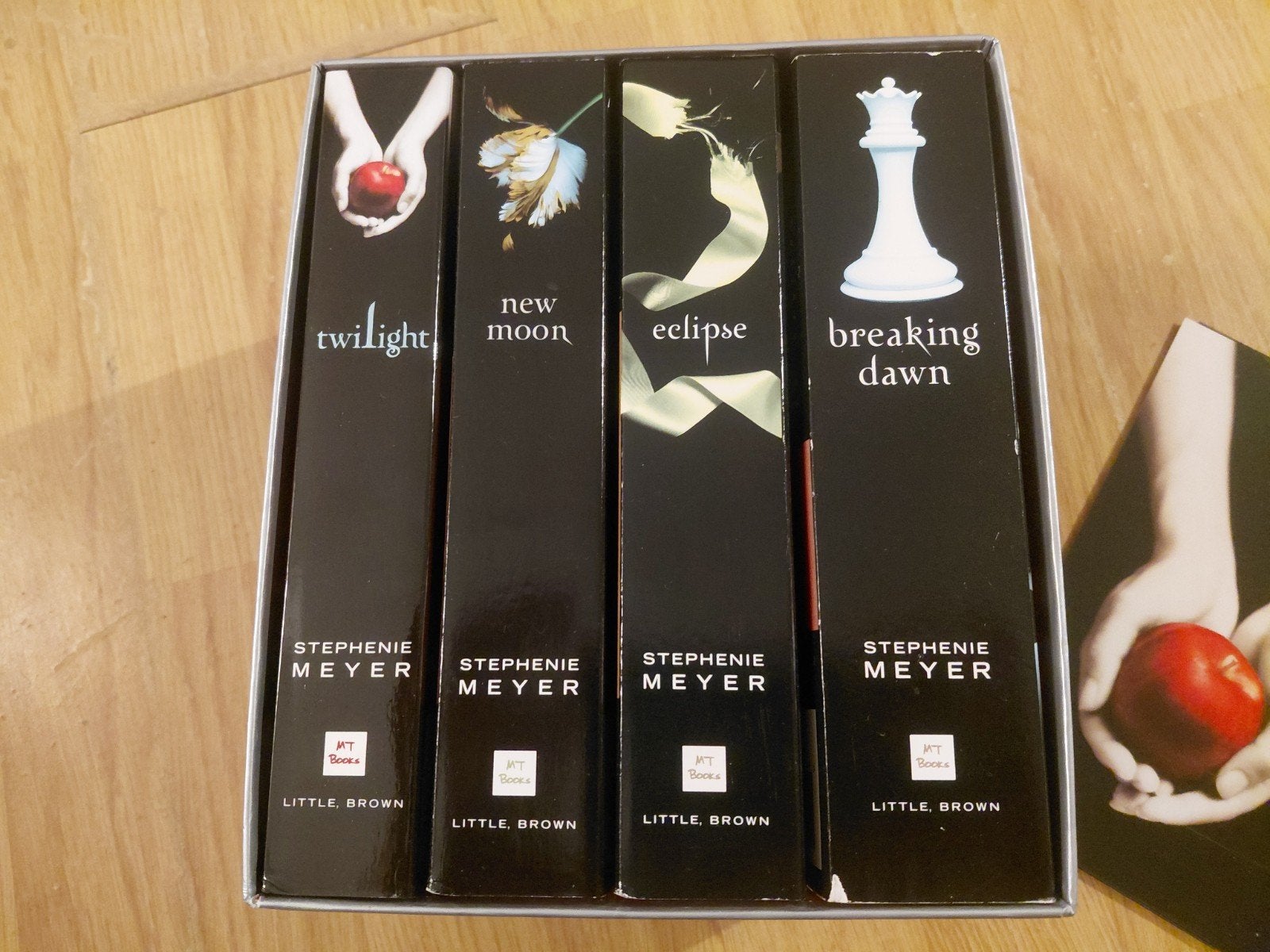 Stephenie Meyer 4 Twilight Saga boeken Engelstalig box, Boeken, Ophalen of Verzenden, Zo goed als nieuw