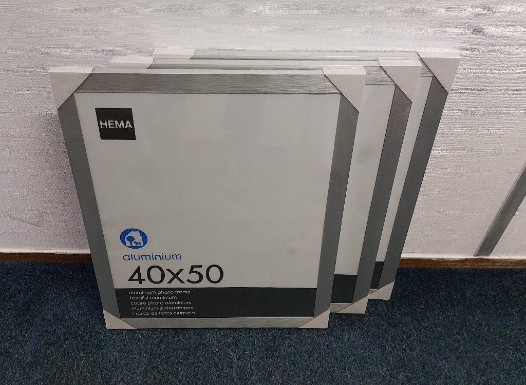 HEMA Fotolijsten 40x50 cm - aluminium - 3 stuks, Ophalen, Hangend, Standaard fotolijst, Overige materialen