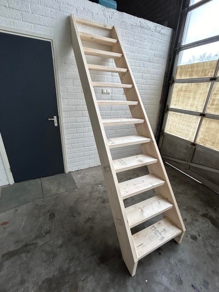 Op maat gemaakte goedkope vuren trap, Ophalen of Verzenden, Nieuw, 2 tot 4 meter