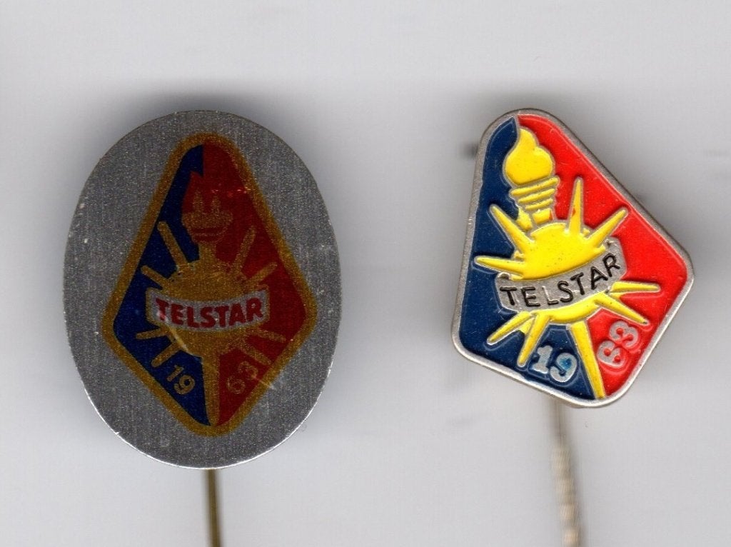 2 speldjes VOETBAL VERENIGING TELSTAR 1963 IJMUIDEN (A7), Verzamelen, Ophalen of Verzenden, Zo goed als nieuw, Overige onderwerpen