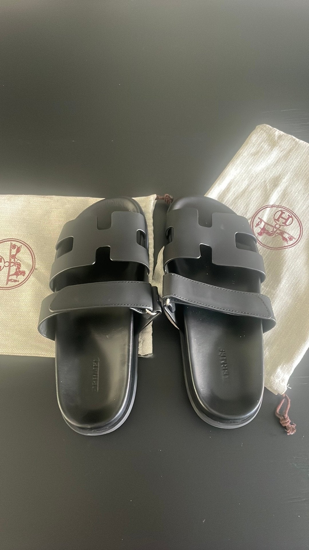 Hermes slippers/sandalen zwart, Kleding | Dames, Schoenen, Zwart, Nieuw, Sandalen of Muiltjes, Ophalen of Verzenden