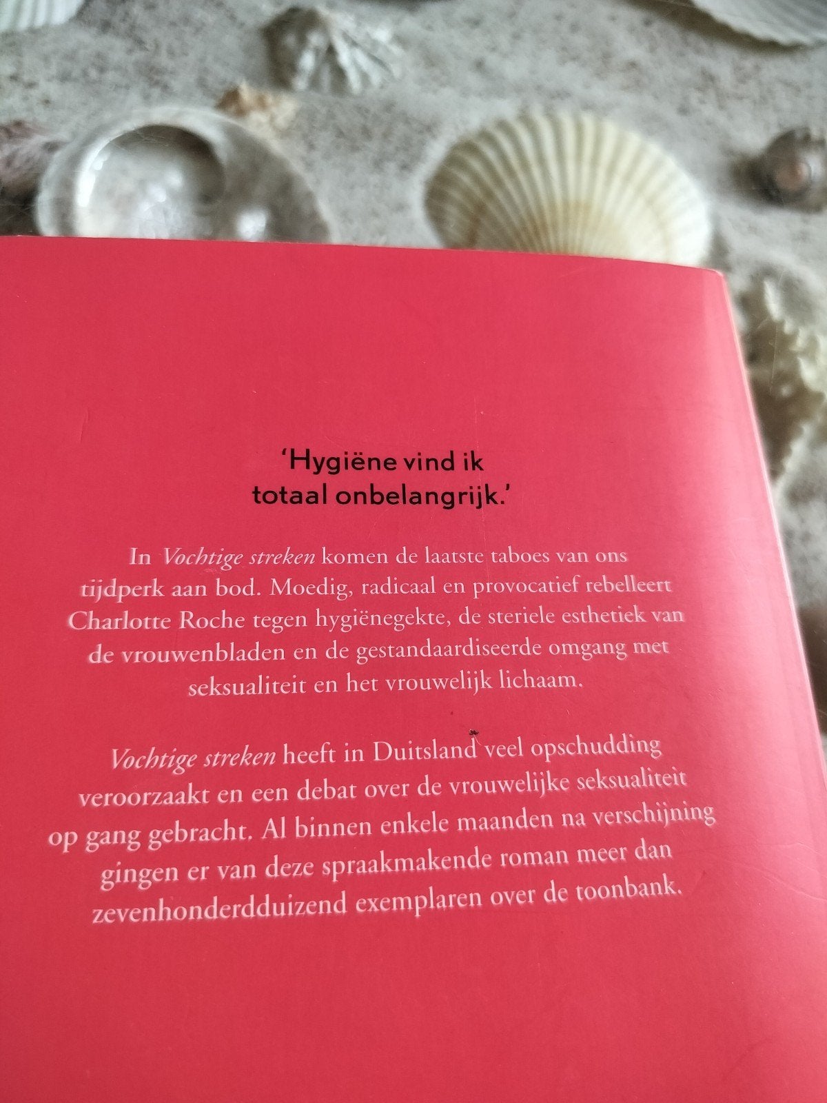 Charlotte Roche - Vochtige streken, Gelezen, Charlotte Roche, Ophalen of Verzenden