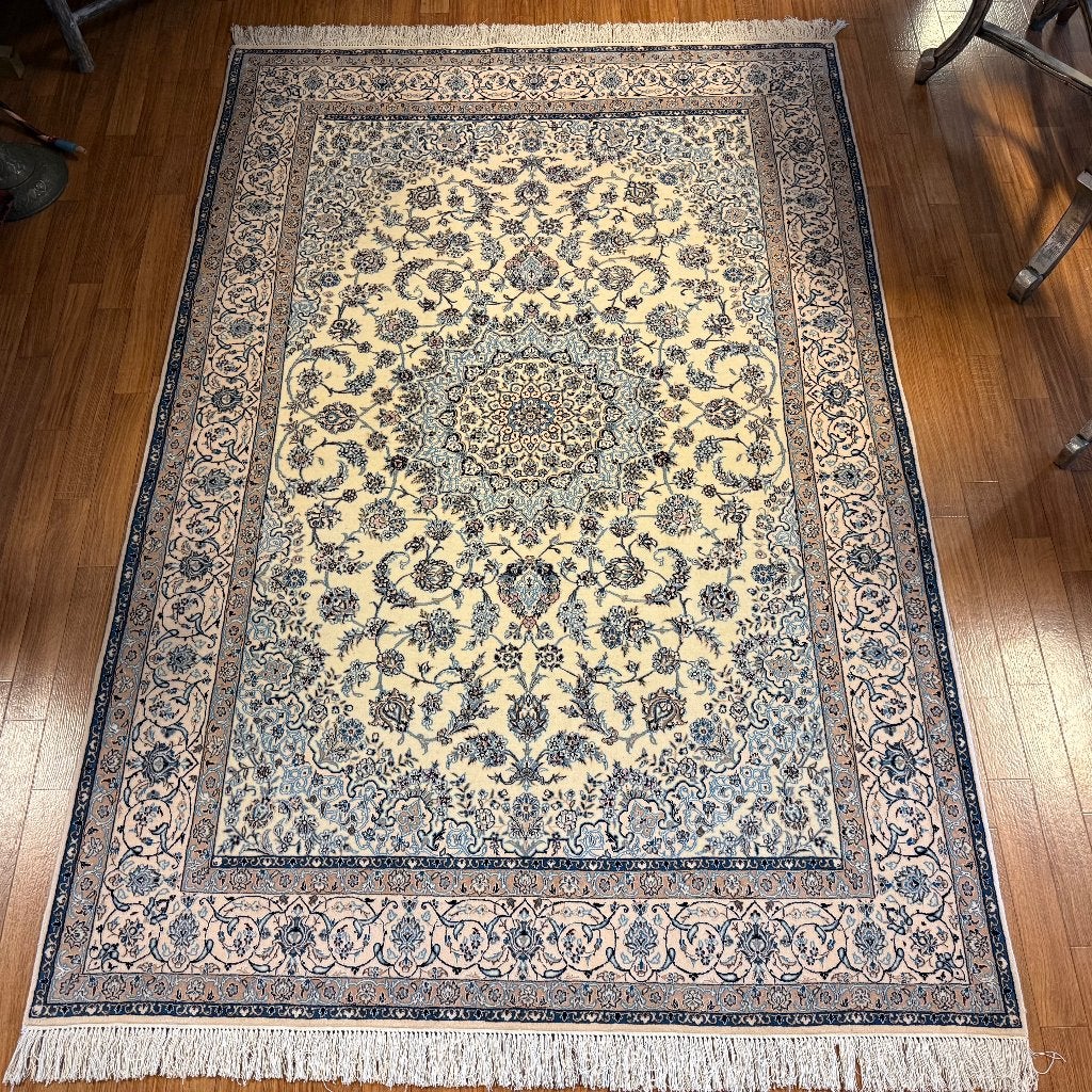 perzisch tapijt nain – handgeknoopt vloerkleed 247 x 168 cm, TTM Wonen, Meubels – (Perzische) Tapijten en Woonaccessoires, Taag 63, 2491 CS, Den Haag (Forepark)