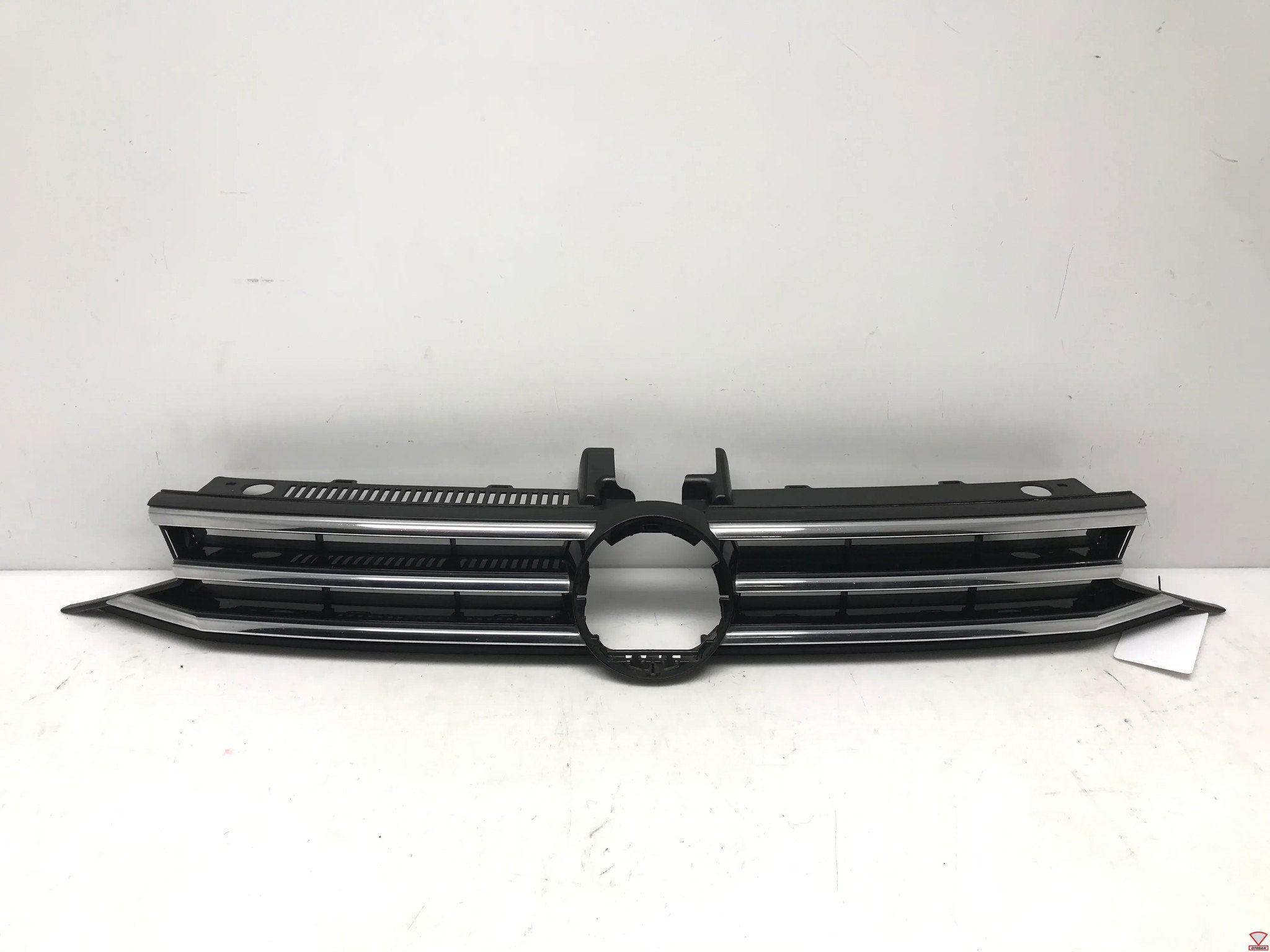 VW Touran 5T 5TA Grille Grill Origineel! 5TA853653B, Gebruikt, Volkswagen AG, Berliner Ring 2
38440  Wolfsburg, DE, Volkswagen