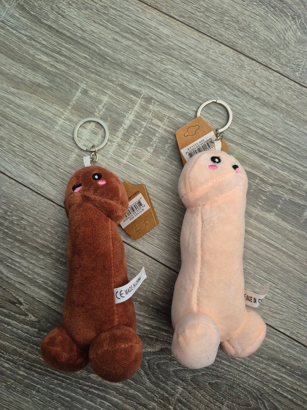 Grappige sleutelhangers: pluche penissen (2 stuks), Verzamelen, Ophalen of Verzenden, Nieuw, Knuffel of Figuurtje