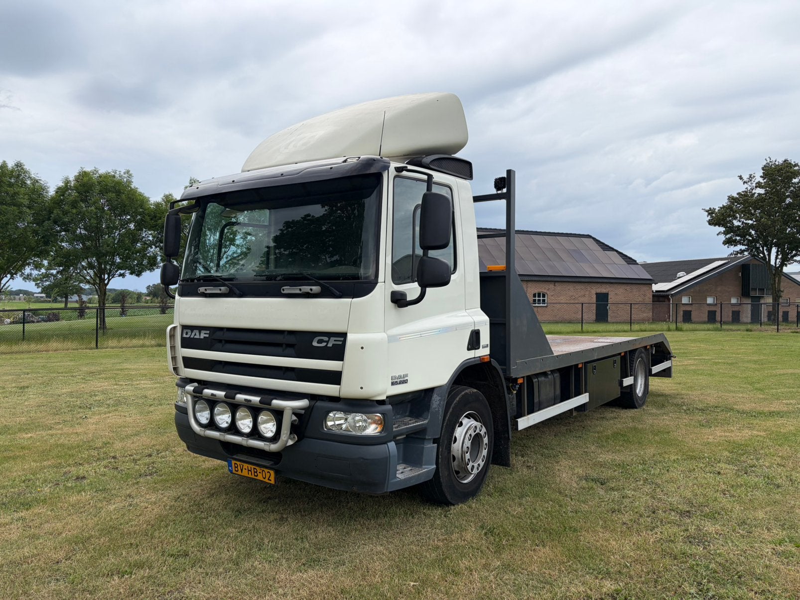 DAF CF 65 220 Oprijwagen, Euro 5, Achterwielaandrijving, Wit, Particulier